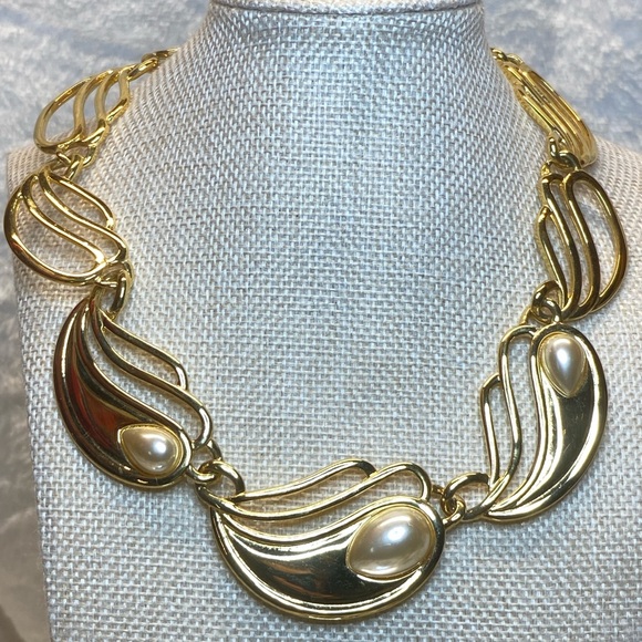 Napier Jewelry - Gold Napier Stylized Pasiley Teardrop Pearl 'Pearl Bouquet' Statement Necklace